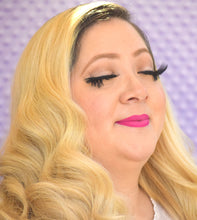 Cargar imagen en el visor de la galería, Cotton Candy Dreams Eyelash Collection by Timoi