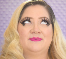 Cargar imagen en el visor de la galería, Cotton Candy Dreams Eyelash Collection by Timoi