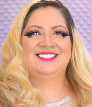 Cargar imagen en el visor de la galería, Cotton Candy Dreams Eyelash Collection by Timoi