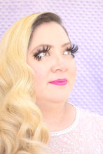 Cargar imagen en el visor de la galería, Cotton Candy Dreams Eyelash Collection by Timoi