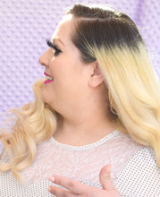 Cargar imagen en el visor de la galería, Cotton Candy Dreams Eyelash Collection by Timoi