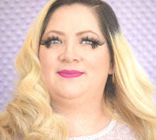 Cargar imagen en el visor de la galería, Cotton Candy Dreams Eyelash Collection by Timoi